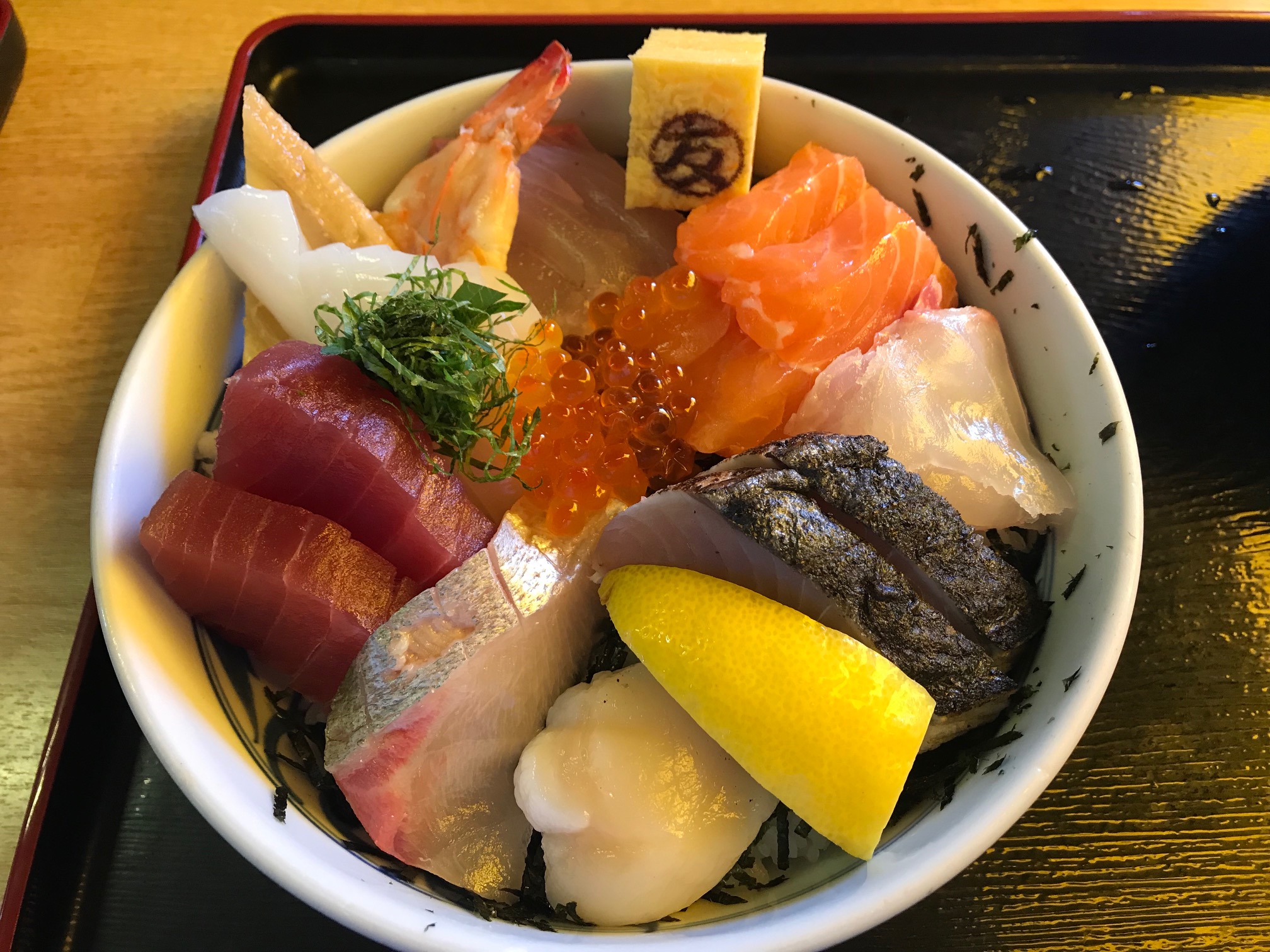 おもてなし不動産 西条市 マルトモ水産 海鮮丼 刺身