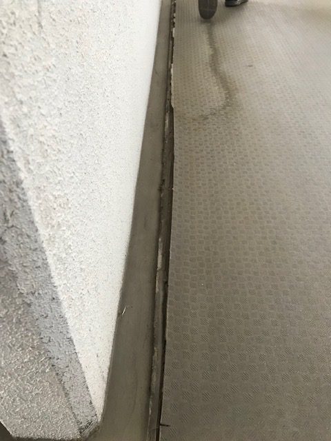 おもてなし不動産 賃貸管理 新居浜 共用部 長尺シート 塗装