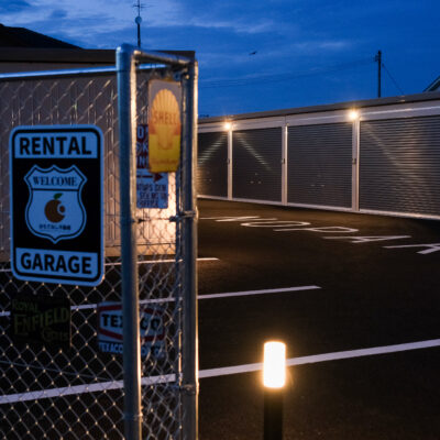 新居浜 貸しｶﾞﾚｰｼﾞ ﾚﾝﾀﾙ 倉庫 MATSUMIKO☆BASE ﾊﾞｲｸ 複数台駐車可能 大型車SUV ｼｬｯﾀｰ付き 防犯